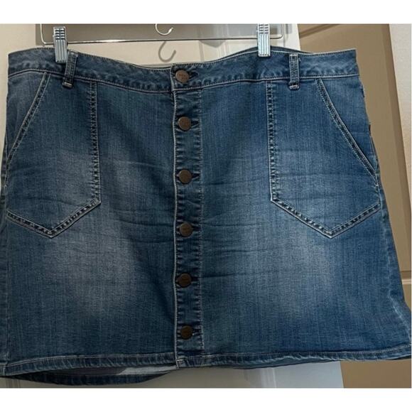 MERI SKYE Plus Sz 18 Denim Mini Skirt Button Front Pockets Stretch Med Wash - Picture 2 of 6